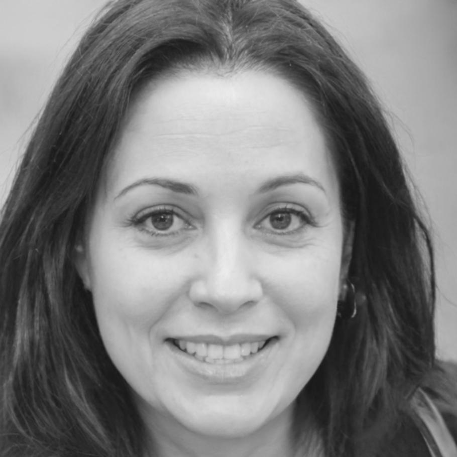 Mei Tan financial educator portrait